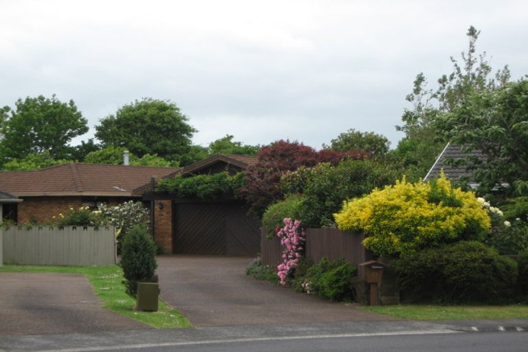 Photo of property in 21 Foxbridge Lane, Conifer Grove, Takanini, 2112