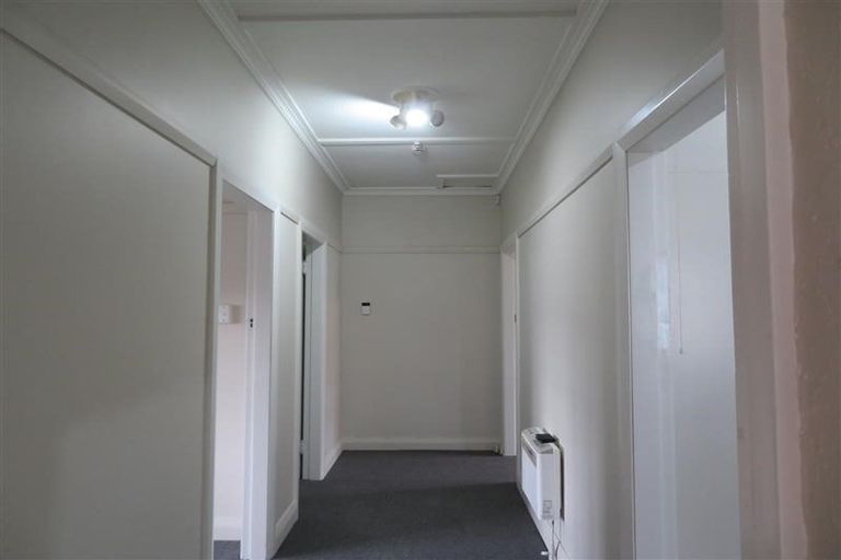 Photo of property in 83 Cambridge Terrace, Waterloo, Lower Hutt, 5011