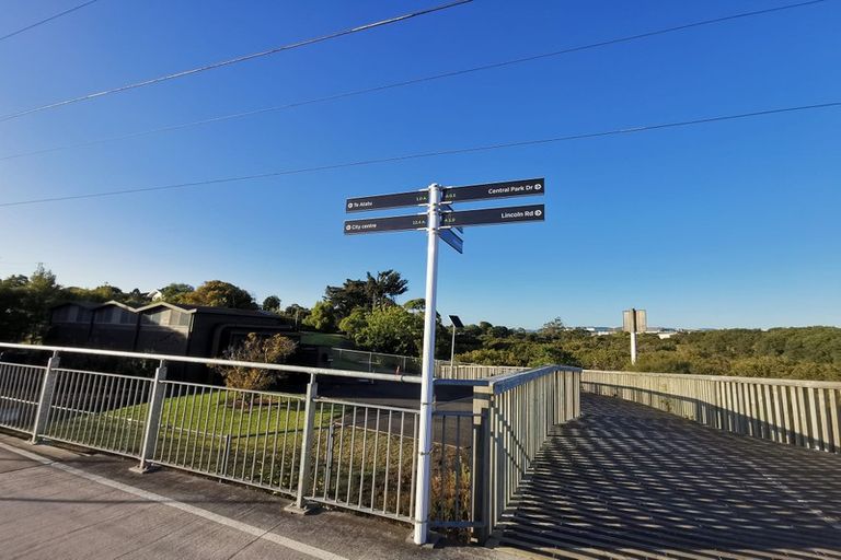 Photo of property in 141 Flanshaw Road, Te Atatu South, Auckland, 0610