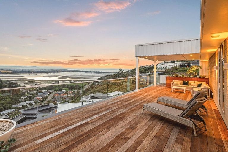 Photo of property in 13 Saint Remy Lane, Redcliffs, Christchurch, 8081
