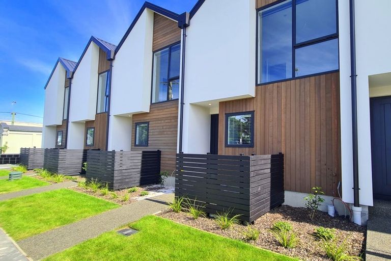 Photo of property in 2/27 New Brighton Road, Shirley, Christchurch, 8061