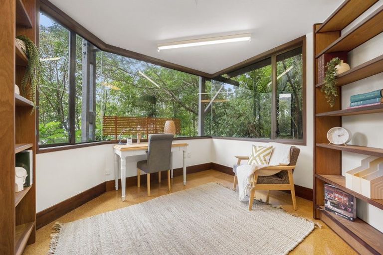 Photo of property in 17 Dillon Street, Lowry Bay, Lower Hutt, 5013