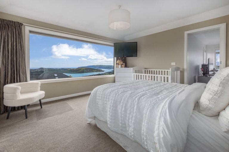 Photo of property in 18 Kahurangi Heights, Aotea, Porirua, 5024