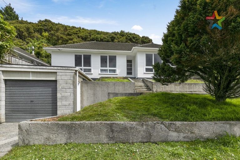 Photo of property in 165 Wellington Road, Wainuiomata, Lower Hutt, 5014