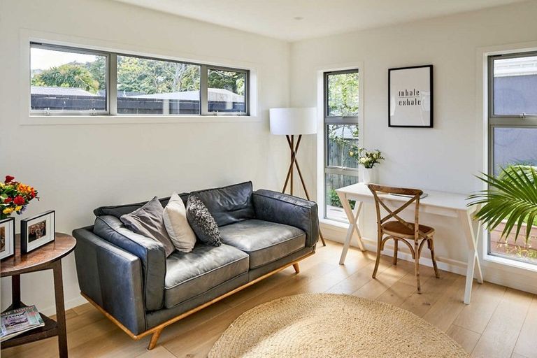 Photo of property in 79b Oroua Street, Eastbourne, Lower Hutt, 5013