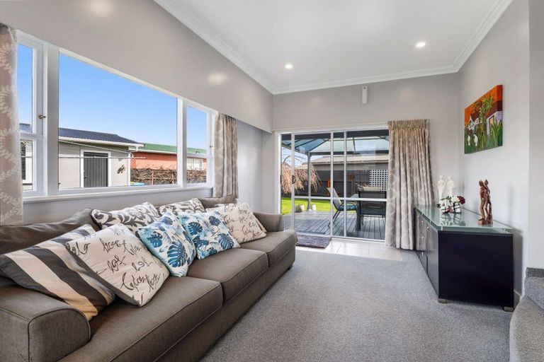 Photo of property in 16 Meadowvale Drive, Levin, 5510