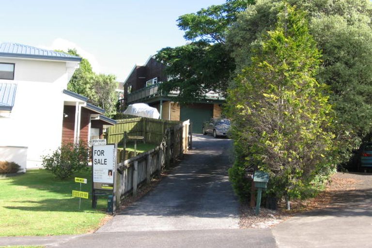 Photo of property in 1/22 Bronzewing Terrace, Unsworth Heights, Auckland, 0632