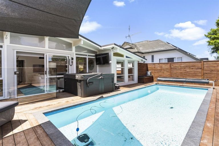 Photo of property in 16a Cosy Place, Howick, Auckland, 2014