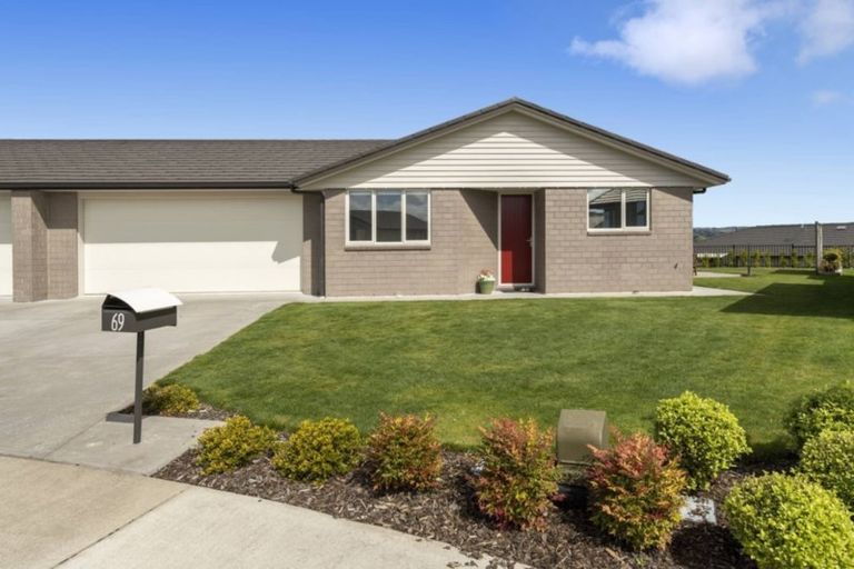 Photo of property in Waterview Estate, 69/4 Greystone Place, Omokoroa, 3114