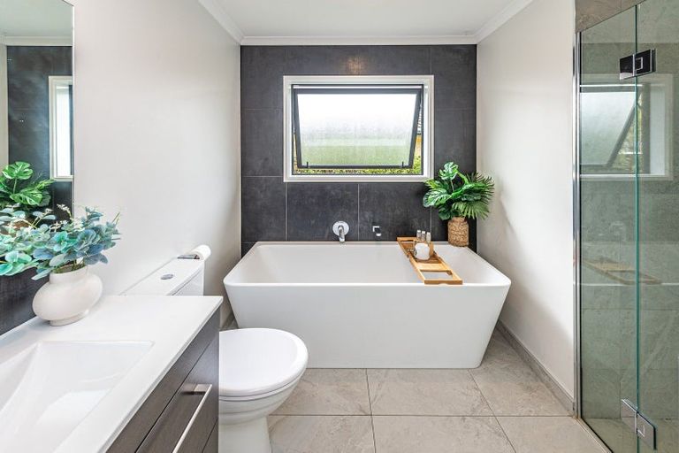 Photo of property in 13 Magnolia Crescent, Tawhero, Whanganui, 4501