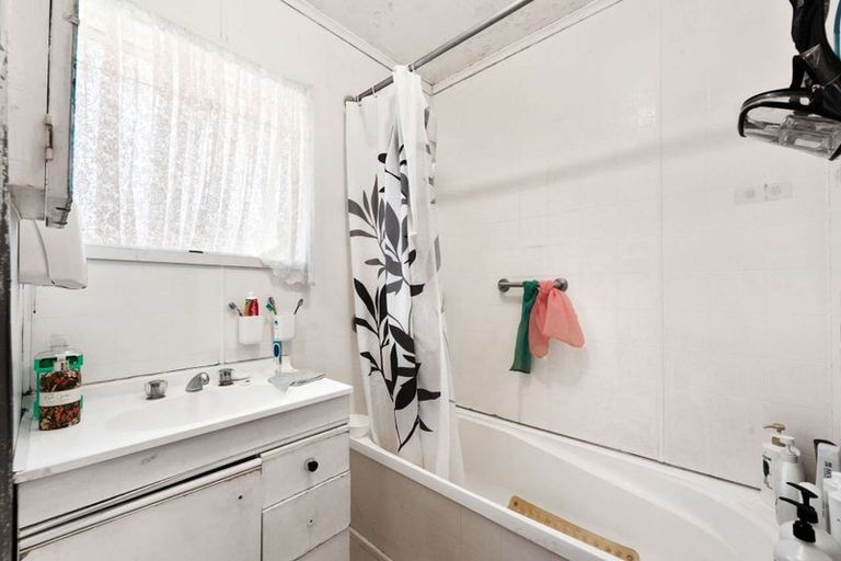 Photo of property in 52 Zelda Avenue, Clover Park, Auckland, 2023