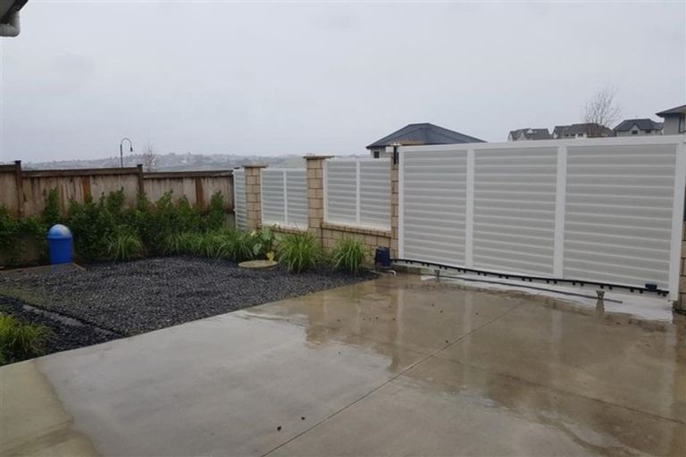 Photo of property in 2 Golden Morning Drive, Albany Heights, Auckland, 0632