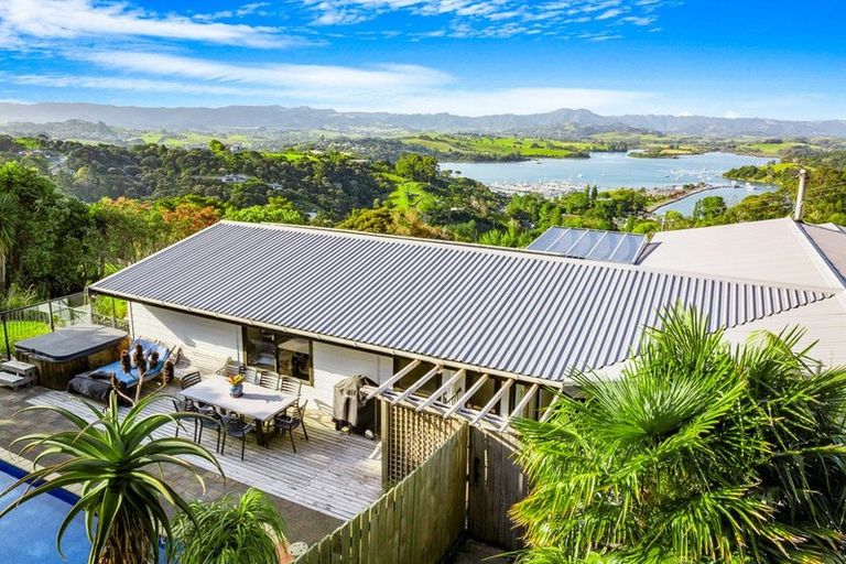 Photo of property in 84 Brick Bay Drive, Sandspit, Warkworth, 0982