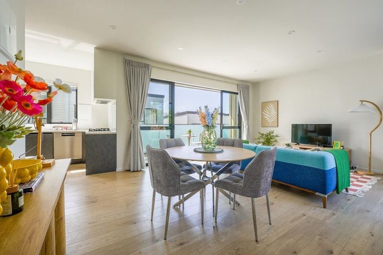 Photo of property in 2/26 Long Bay Drive, Torbay, Auckland, 0630