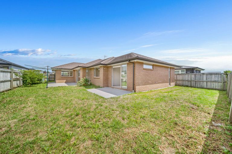 Photo of property in 22 Lamborn Drive, Papakura, 2110
