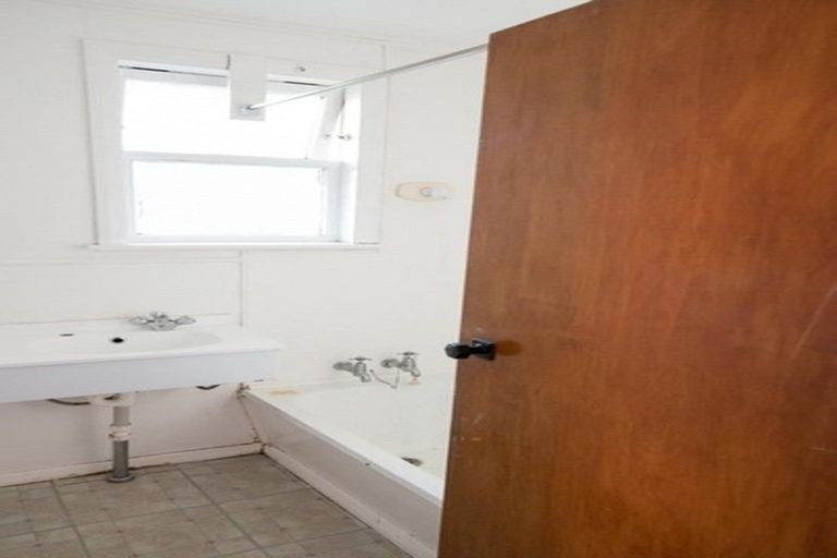 Photo of property in 236 Waddington Drive, Naenae, Lower Hutt, 5011