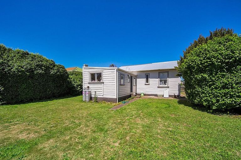 Photo of property in 10 Erin Street, Hawera, 4610