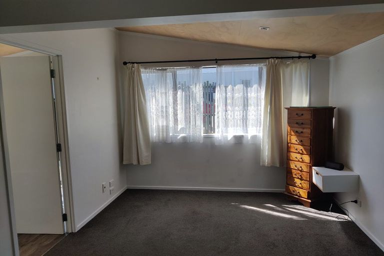 Photo of property in 10 Kotuku Place, Snells Beach, 0920