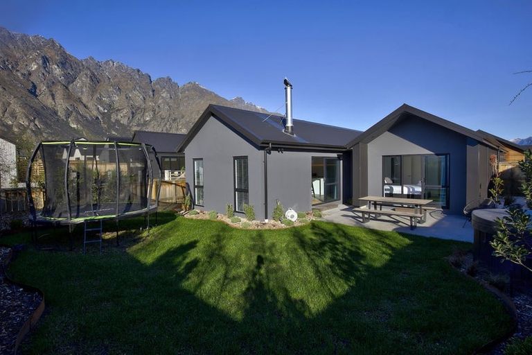 Photo of property in 8 Barn Road, Jacks Point, 9371