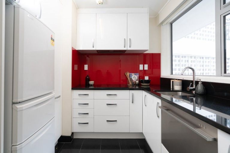 Photo of property in Kensington Apartments, 236 Oriental Parade, Oriental Bay, Wellington, 6011