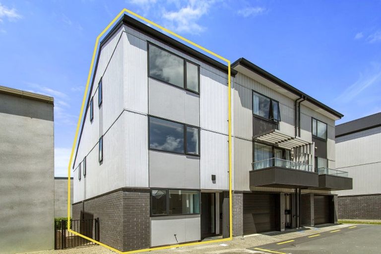 Photo of property in 29 John Street, Stokes Valley, Lower Hutt, 5019