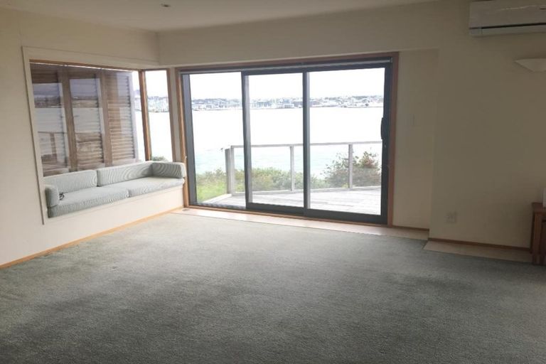 Photo of property in 106a Stanley Point Road, Stanley Point, Auckland, 0624