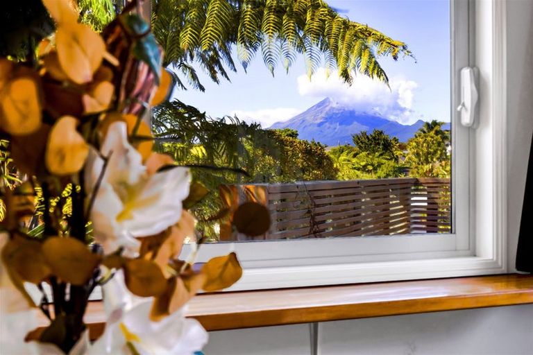 Photo of property in 15c Anderson Way, Highlands Park, New Plymouth, 4312