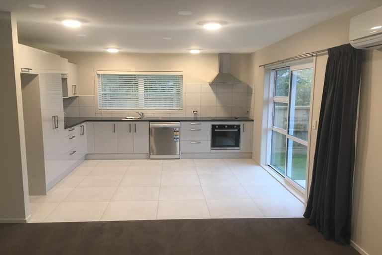 Photo of property in 70 County Road, Torbay, Auckland, 0630