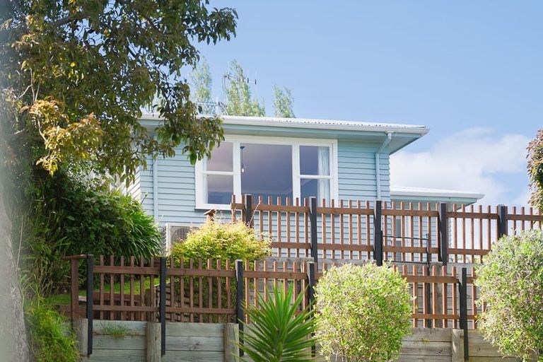 Photo of property in 27 Aorangi Road, Paraparaumu, 5032