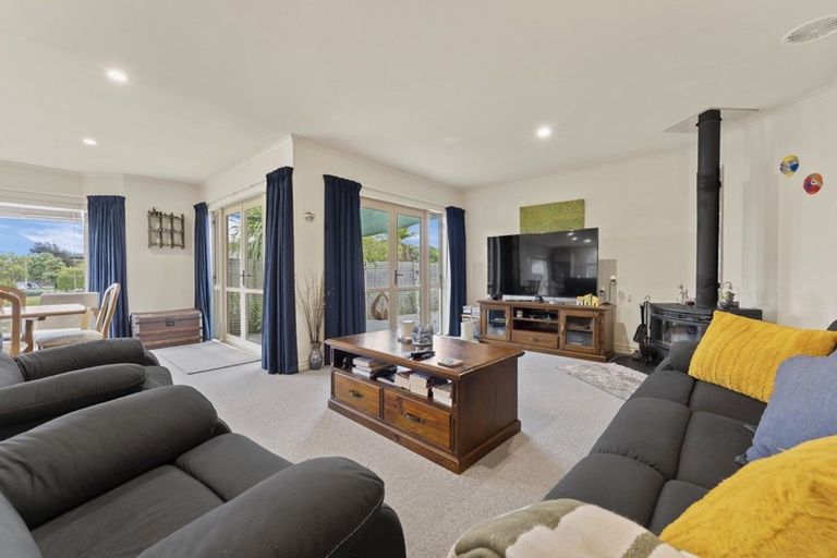 Photo of property in 38 Oak Crescent, Ashhurst, 4810