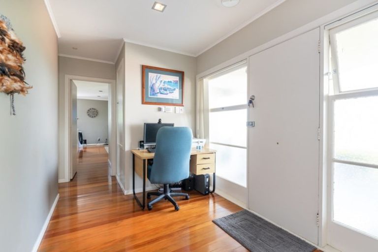 Photo of property in 30 Triangle Road, Massey, Auckland, 0614