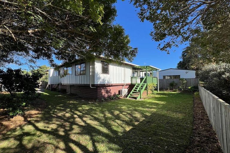 Photo of property in 16 Shearwater Street, One Tree Point, 0118