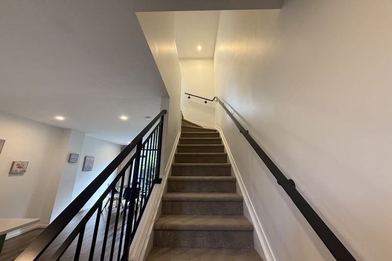 Photo of property in 18 Rara Lane, Manukau, Auckland, 2104