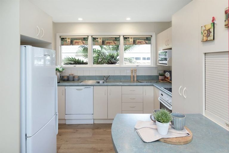 Photo of property in 14 Chilton Drive, Mairehau, Christchurch, 8052