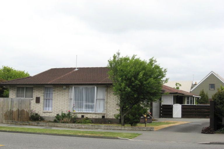 Photo of property in 1/23 Withells Road, Avonhead, Christchurch, 8042