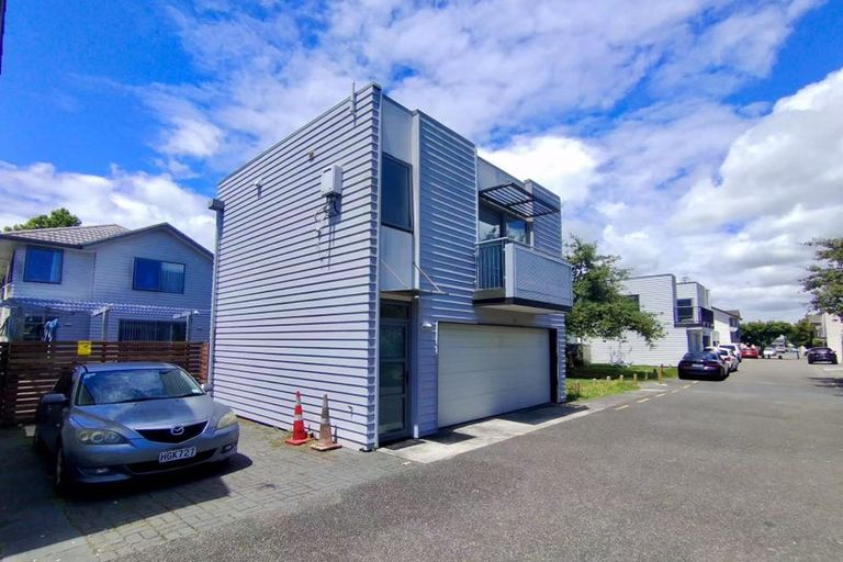 Photo of property in 192 Porchester Road, Takanini, 2112