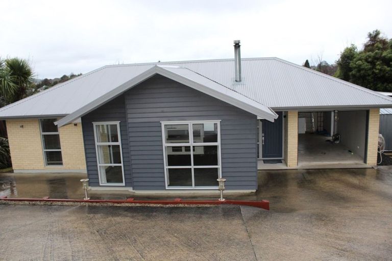 Photo of property in 6 Kereru Close, Halfway Bush, Dunedin, 9010