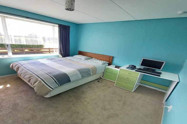 Photo of property in 1 Grove Burn Road, Tuatapere, 9620