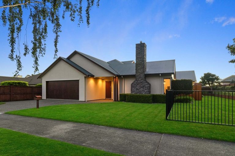 Photo of property in 35 Barrington Drive, Huntington, Hamilton, 3210