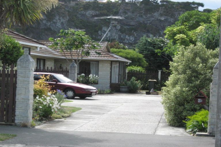 Photo of property in 2/10 Taupata Street, Redcliffs, Christchurch, 8081