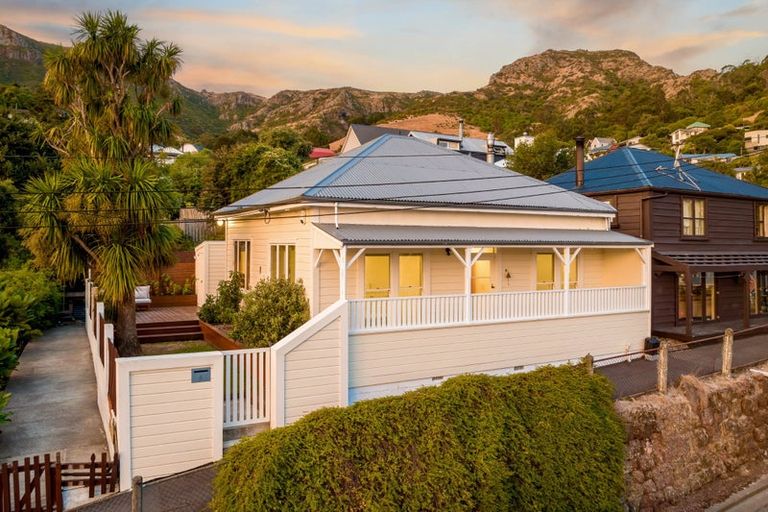 Photo of property in 4 Ripon Street, Lyttelton, 8082