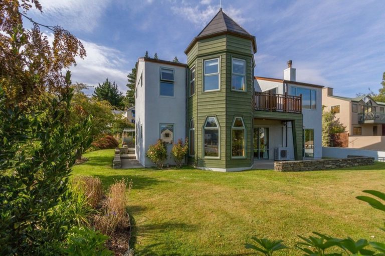 Photo of property in 22 Tenby Street, Wanaka, 9305