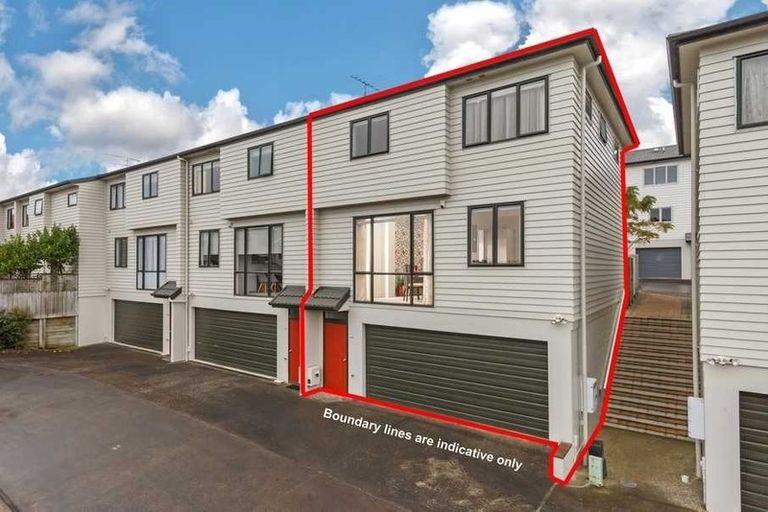Photo of property in 40/22 Northcross Drive, Oteha, Auckland, 0632