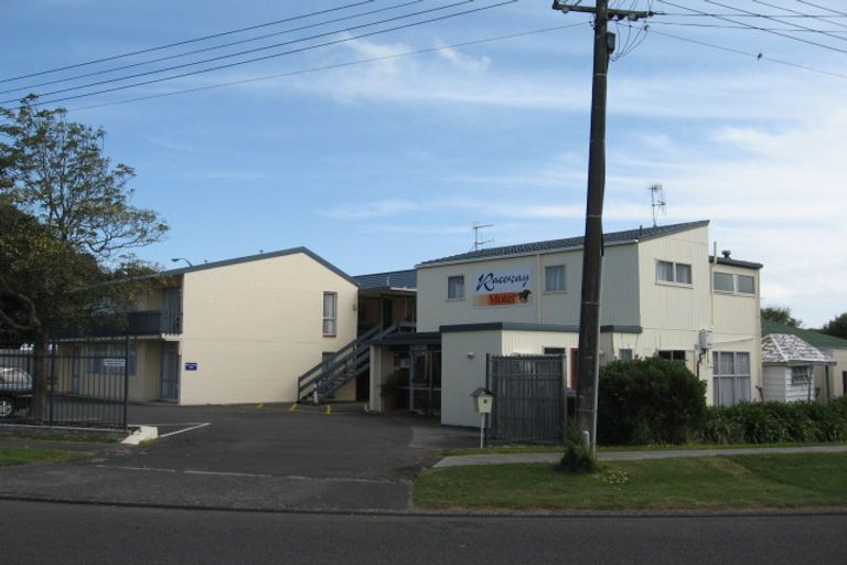 Photo of property in 1 Hurworth Place, College Estate, Whanganui, 4500