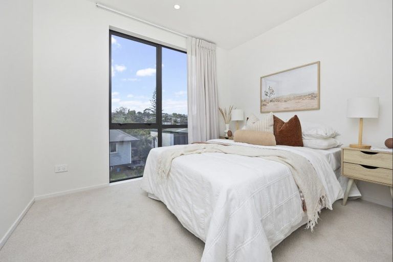 Photo of property in 37f Corunna Road, Milford, Auckland, 0620