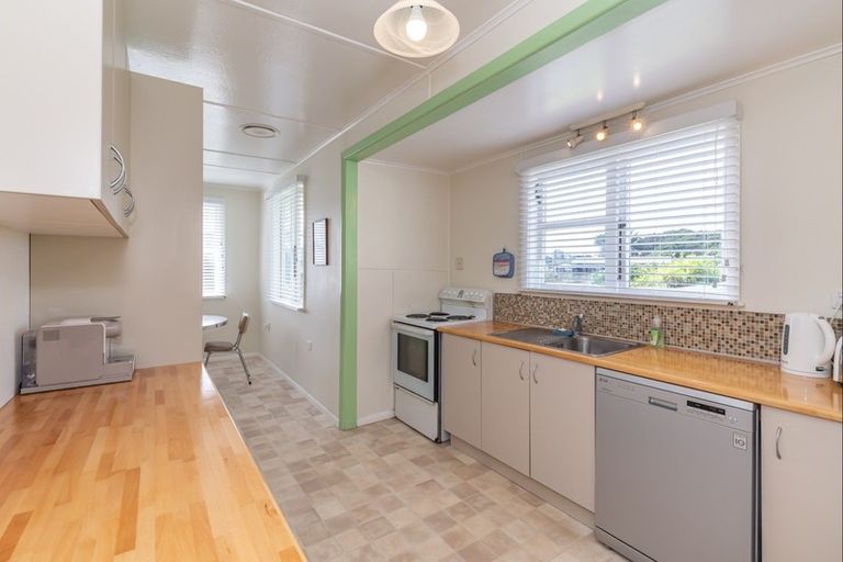 Photo of property in 12 Te Kiri Street, Himatangi Beach, Foxton, 4891