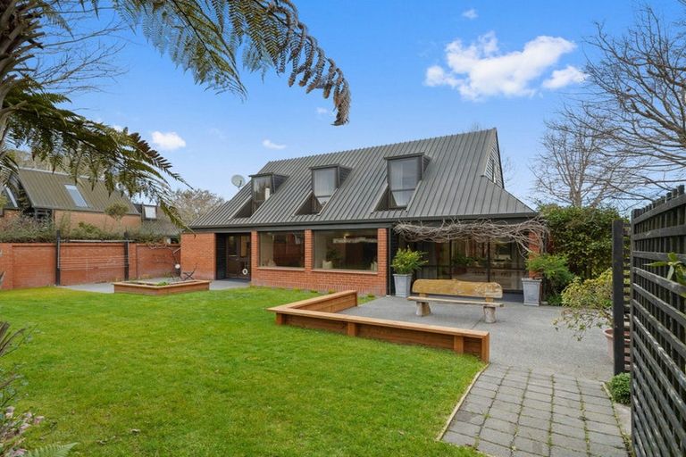 Photo of property in 10 Thurlestone Place, Burnside, Christchurch, 8053