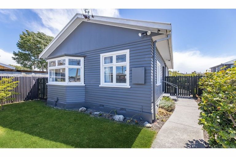 Photo of property in 131 Olliviers Road, Phillipstown, Christchurch, 8011