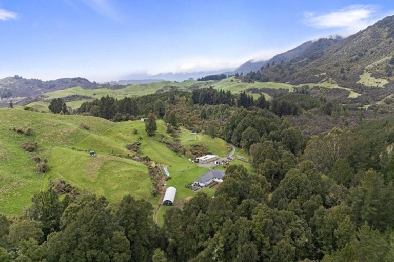 Photo of property in 120 East Mangahuia Road, Rangiwahia, Kimbolton, 4774