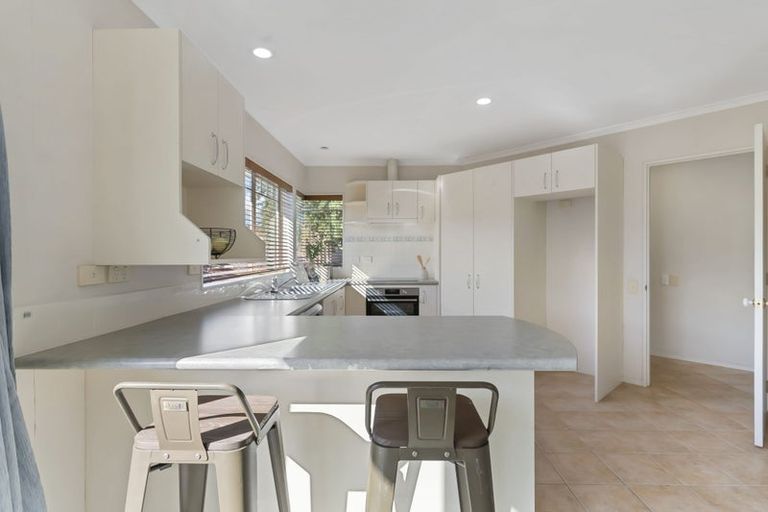 Photo of property in 13 Montilla Place, Manurewa, Auckland, 2102